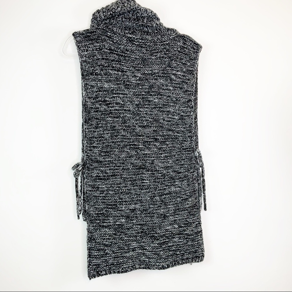 Verloop Black & White Marled Chunky Turtleneck - Picture 7 of 9